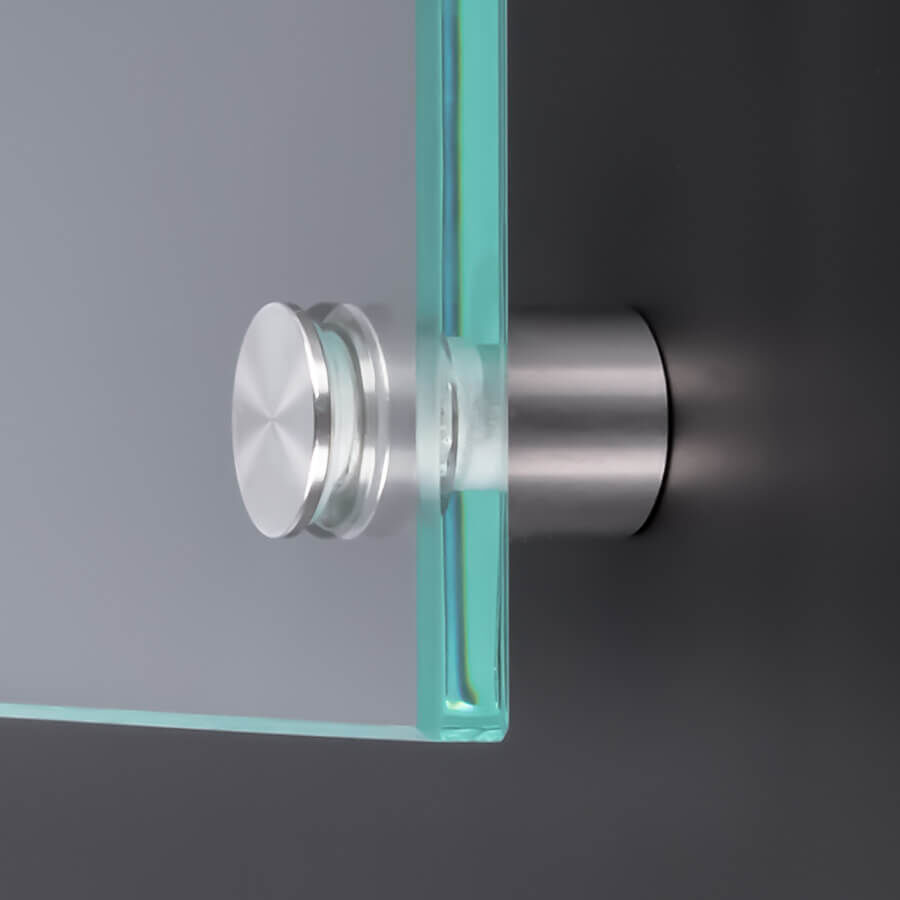 Abstandshalter schraubbar Edelstahl V2A Ø 15 mm montiert mit Scheibe an dunkler Wand