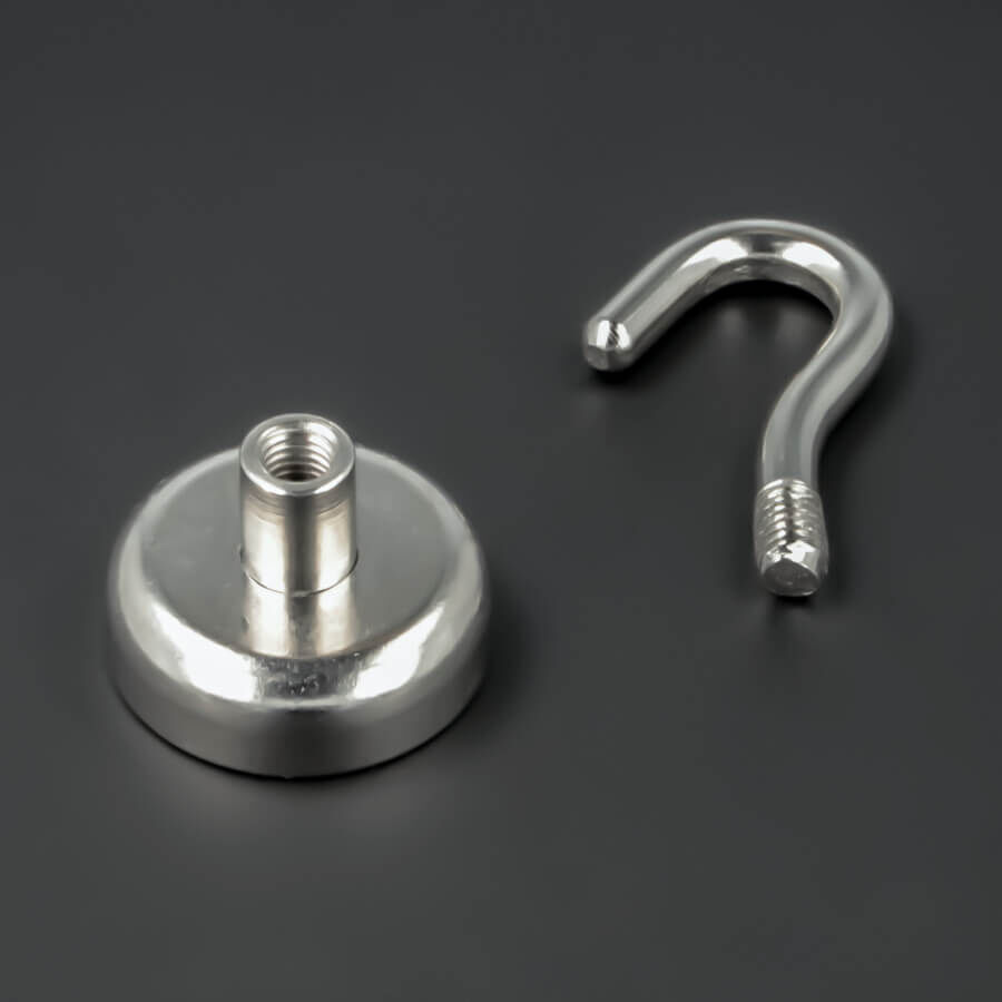 Topfmagnet mit Haken Ø 25mm Innengewinde M5x8mm Lieferumfang auf dunklem Untergrund