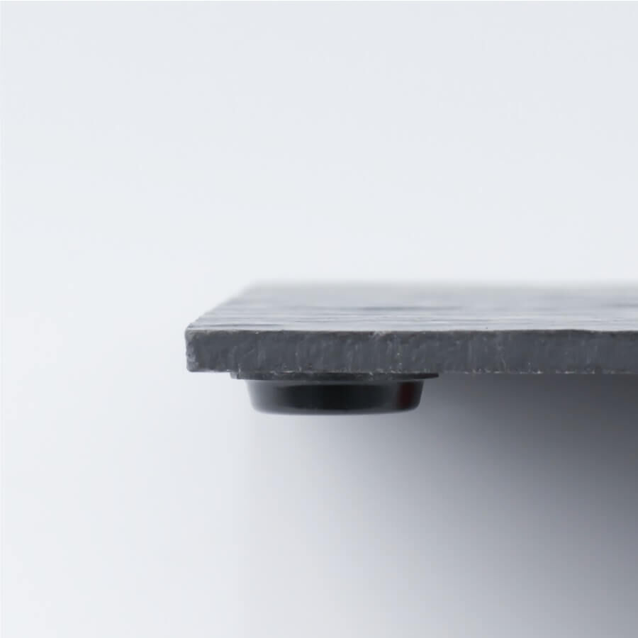Anschlagpuffer Ø19x4mm selbstklebend Glasunterlage Gummi an dunkler Schieferplatte