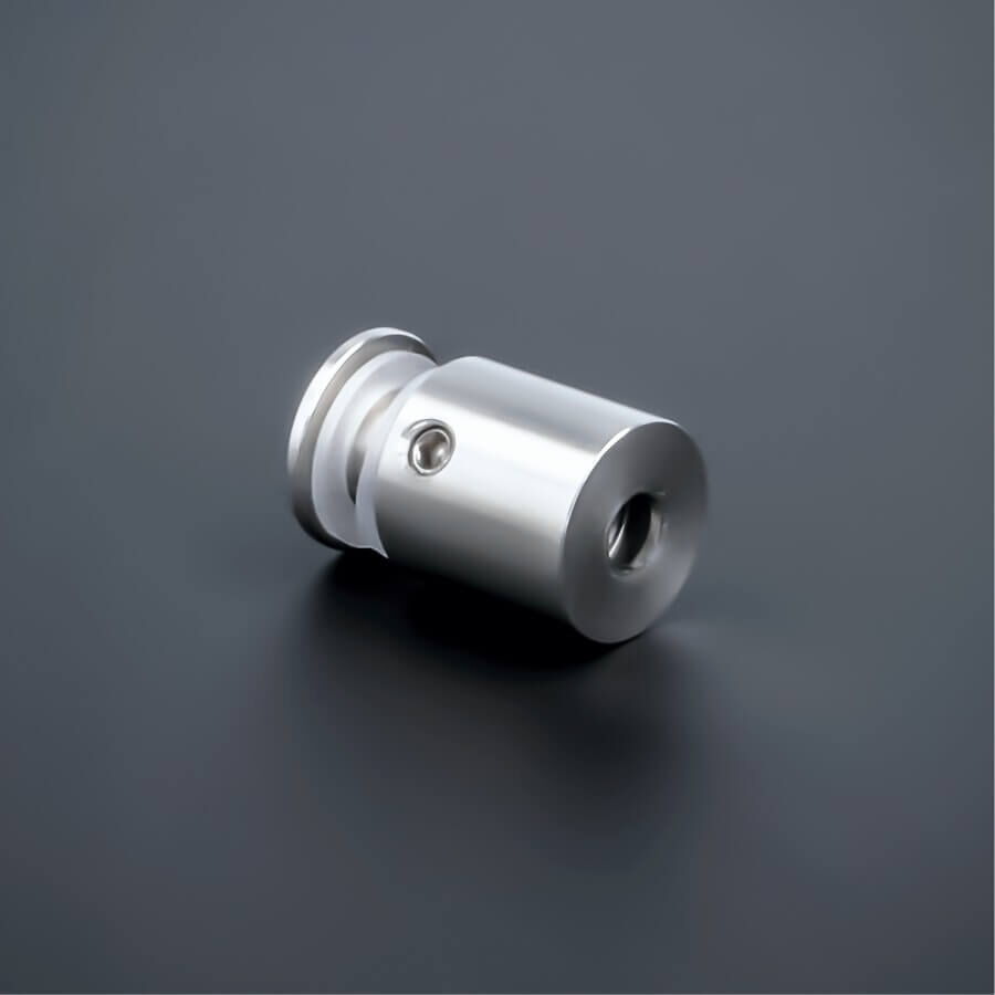 Edelstahl Abstandshalter V2A Ø 15  mm WA: 15 mm PS: 3-12 mm liegend auf dunklem Untergrund