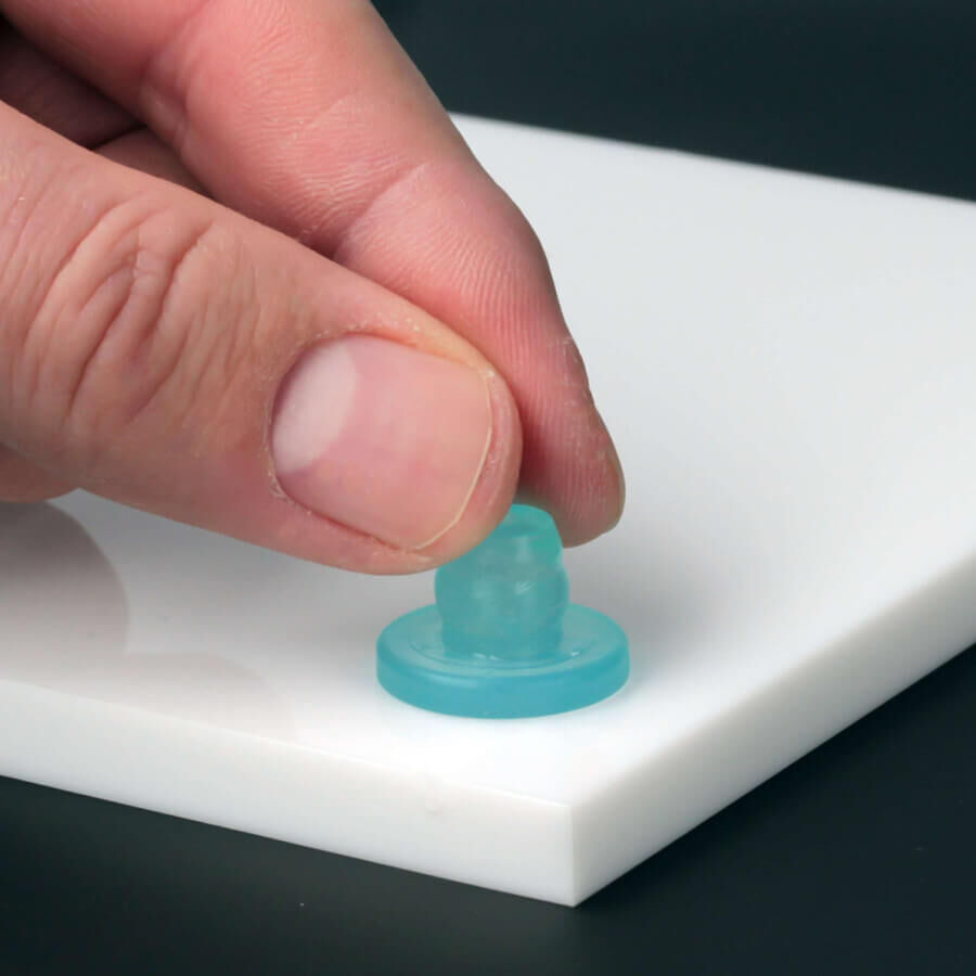 Aktivator beide Materialien miteinander verkleben