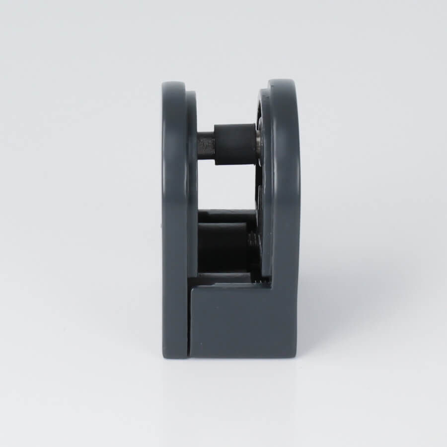 Glashalter Edelstahl V2A 50 x 40 mm anthrazit RAL7016 halbrund stehend auf hellen Untergrund