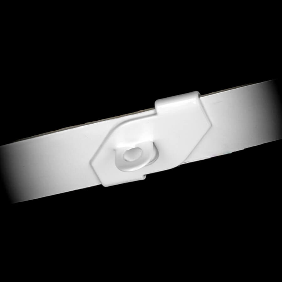 Decken-Clip Ösen-Haken für Rasterdecken montiert an heller Schiene