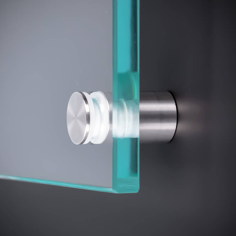 Glashalter Edelstahl V2A montiert mit einer Scheibe an dunkler Wand