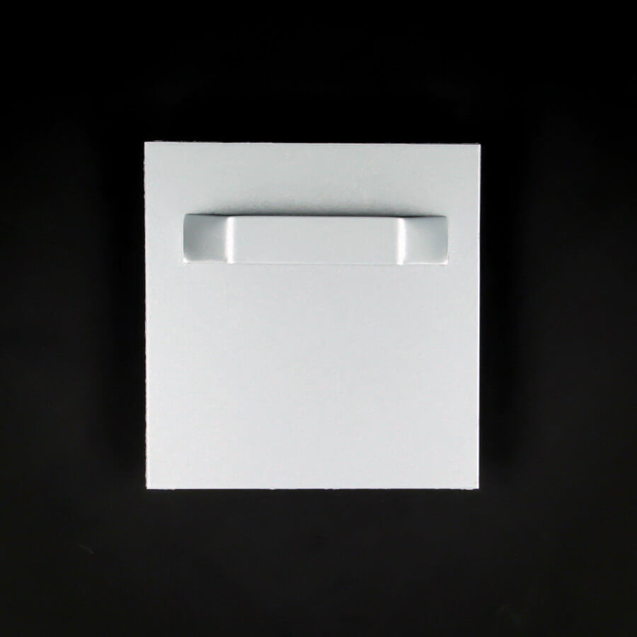 Bildaufhänger selbstklebend 70x70mm auf schwarzen Hintergrund