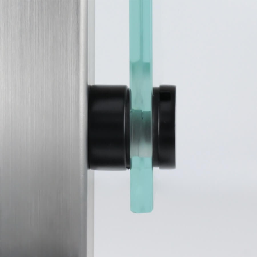 Punkthalter Edelstahl V2A Ø 30 mm schwarz seitlich mit Scheibe an Pfosten montiert