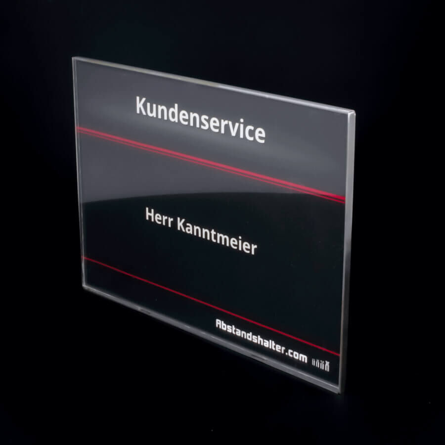 Edelstahl Wandschild DIN A5 mit Plexiglasplatte vor schwarzen Hintergrund