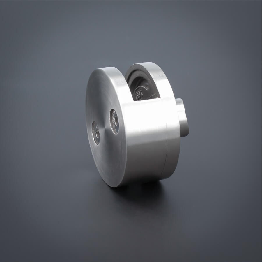 Glashalter Edelstahl rund Ø60mm einseitig front Rohr Ø42,4mm auf dunklem Untergrund