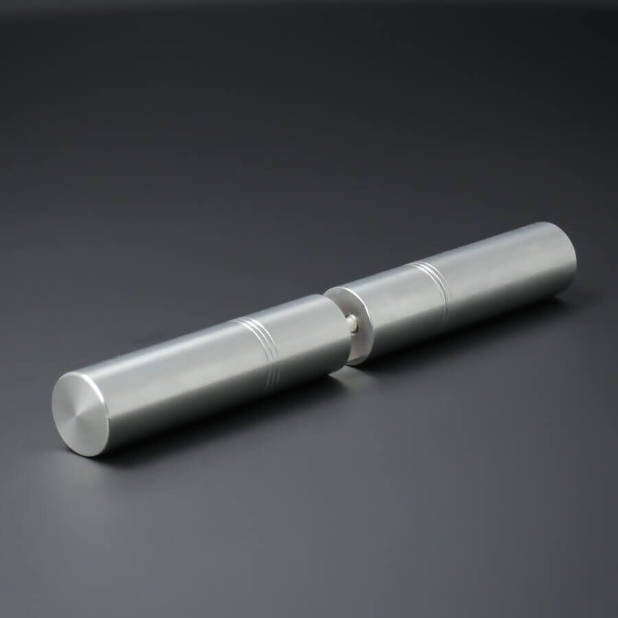 Tischaufsteller 150mm Spuckschutz Plexiglas Glas Platten Ø18 liegend auf dunklem Untergrund