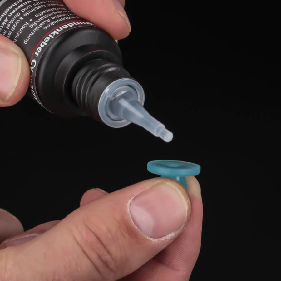 Aktivator 200 ml Aushärtungsbeschleuniger für Cyanacrylat-Kleber Montagebeispielt mit Abstandshülse