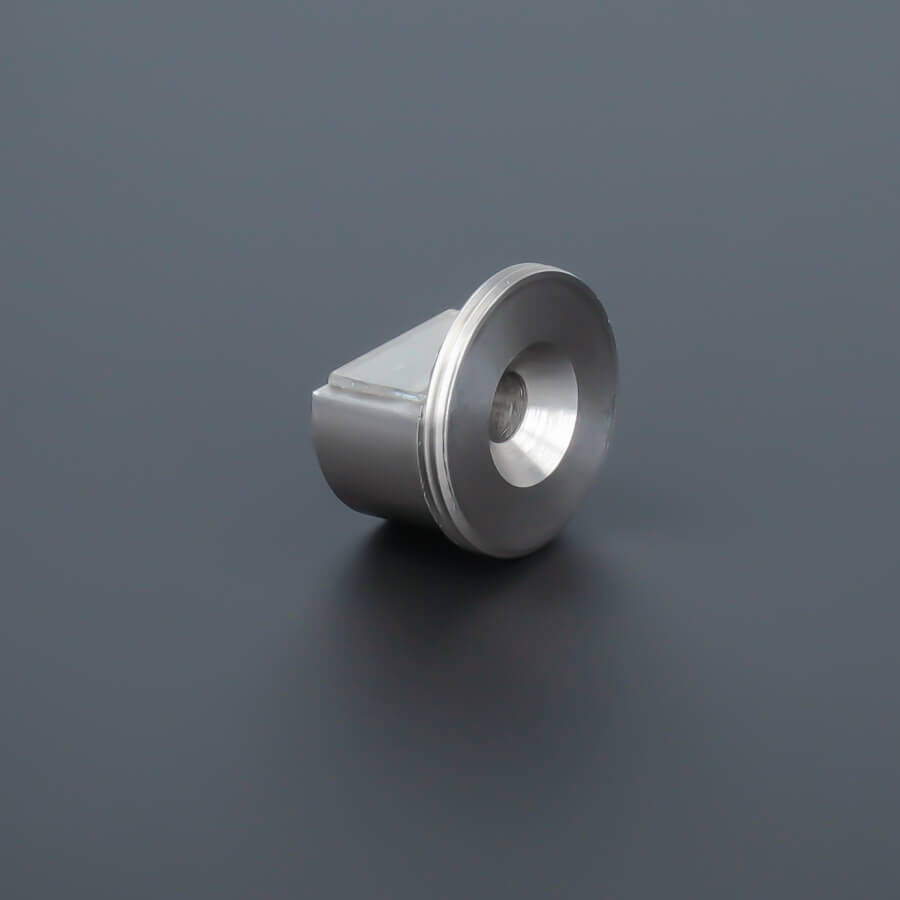 Spiegelhalter Klemmhalter Edelstahl Ø25mm Wandteil auf dunklem Untergrund
