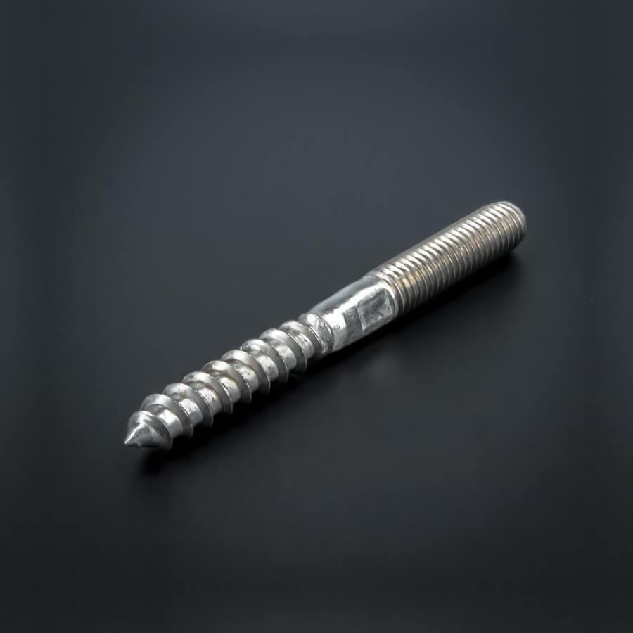 Stockschraube Edelstahl V2A mit Schlüsselfläche M8 x 80 mm gedreht liegend auf dunklem Untergrund