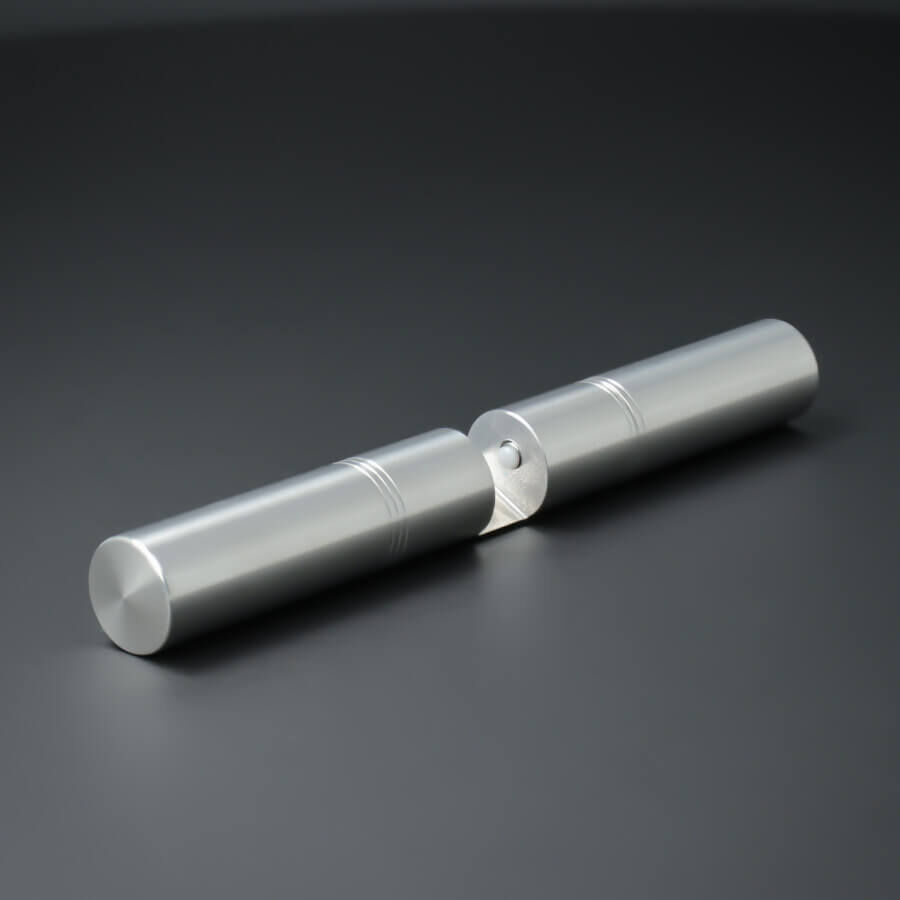 Tischaufsteller 150mm Spuckschutz Plexiglas Glas Platten Ø18 liegend auf dunklem Untergrund