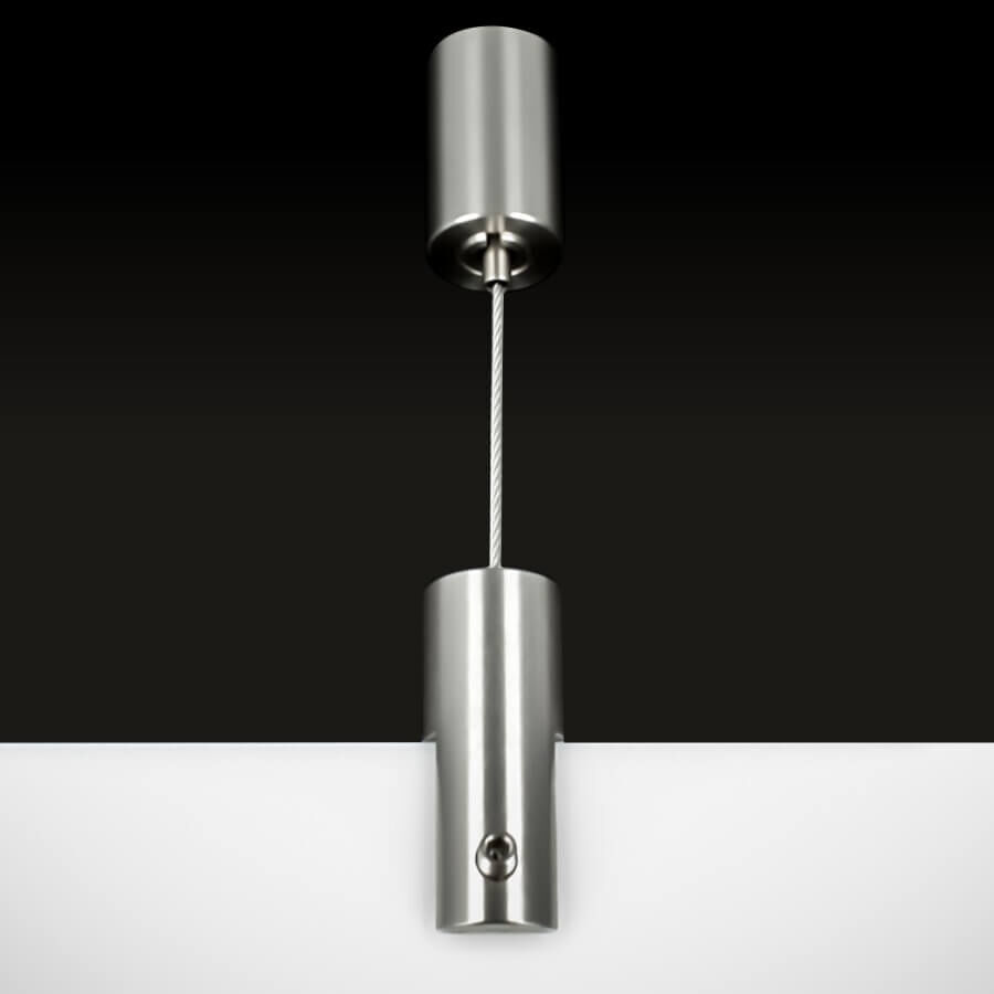 Deckenhalter aus Edelstahl mit Automatik Montagebeispiel mit Platte vor schwarzen Hintergrund
