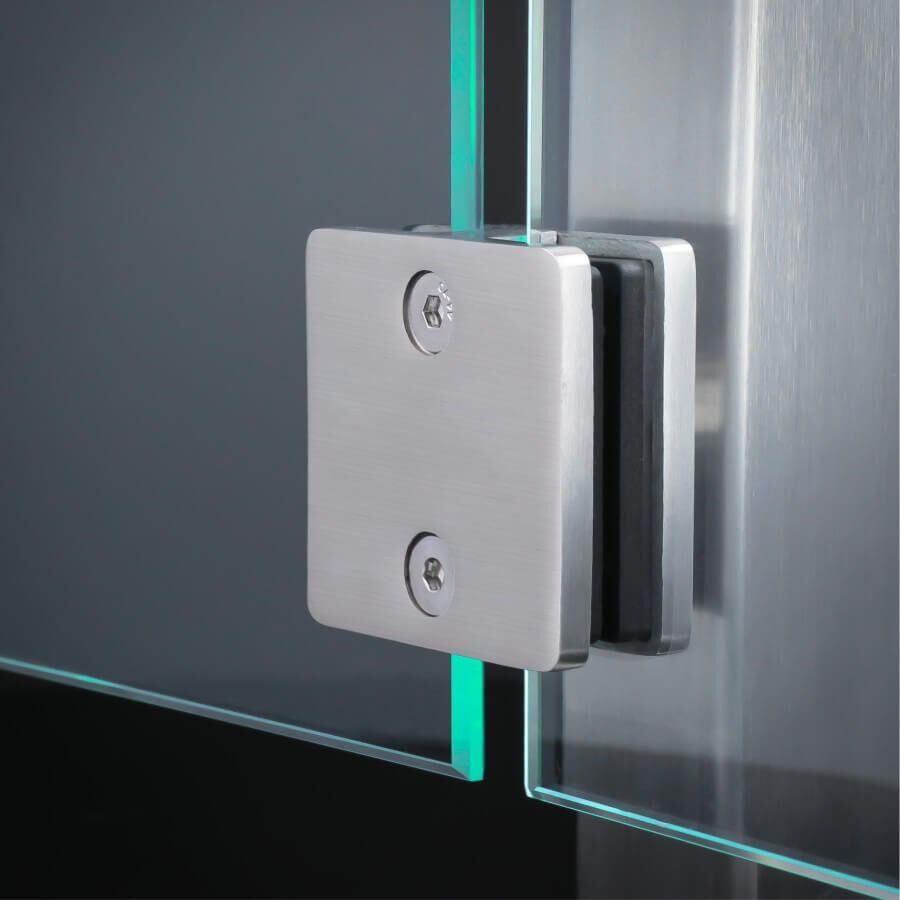 60 x 60 mm | beidseitig | Pfostenmontage Glashalter Edelstahl eckig 60 x 60 mm beidseitig montiert mit zwei Scheiben an Pfosten