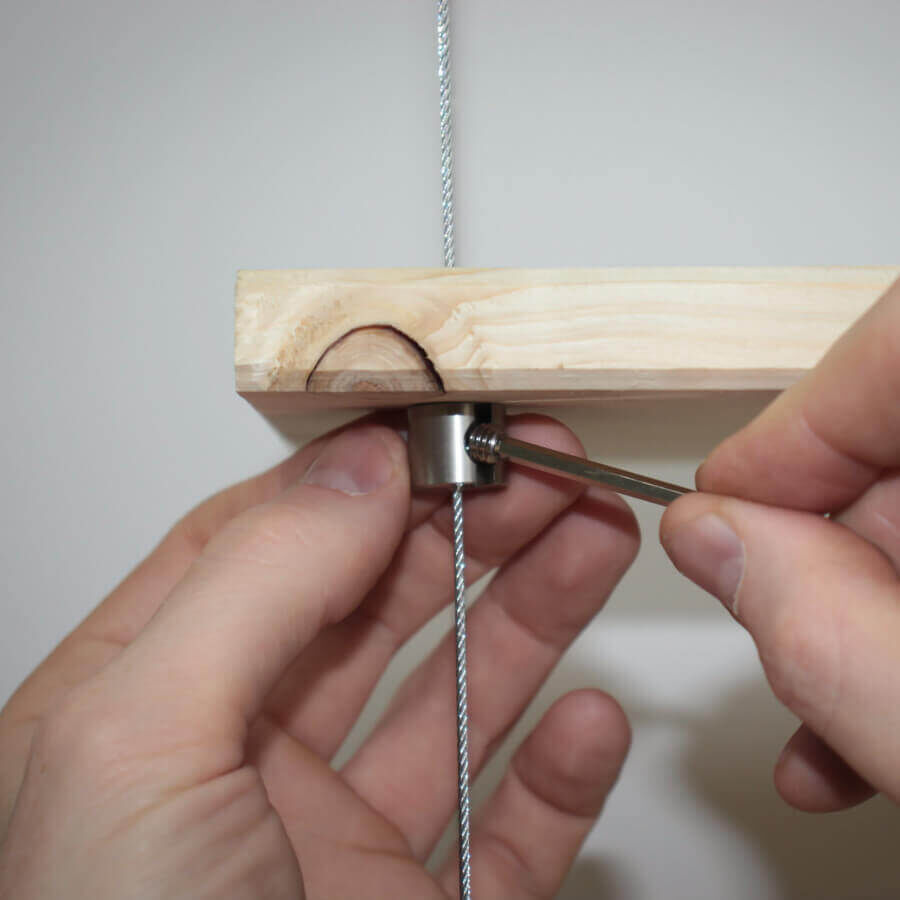 Seilklemme Draht Seilstopper Klemmstopper Edelstahl V2A vorzeigen der Montage mit hellem Hintergrund