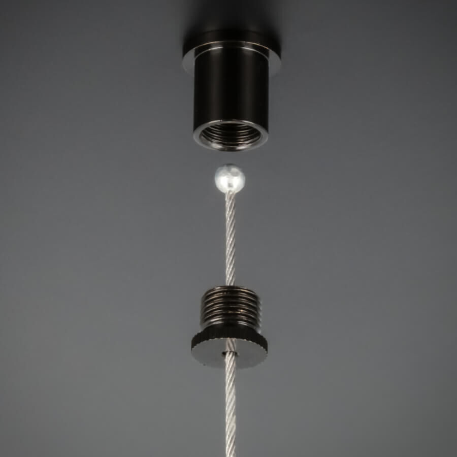 Deckenbefestigung Seil für Kugelseil 1,5-2mm | schwarz | Stockschraube Deckenmontage auf dunklem Untergrund