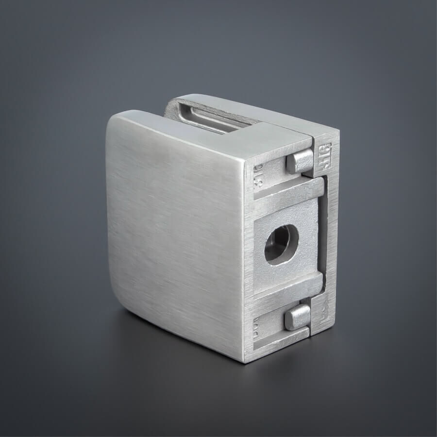 Glasklemmhalter 52x52 mm V4A mit Sicherung stehend Rückseite auf dunklem Untergrund