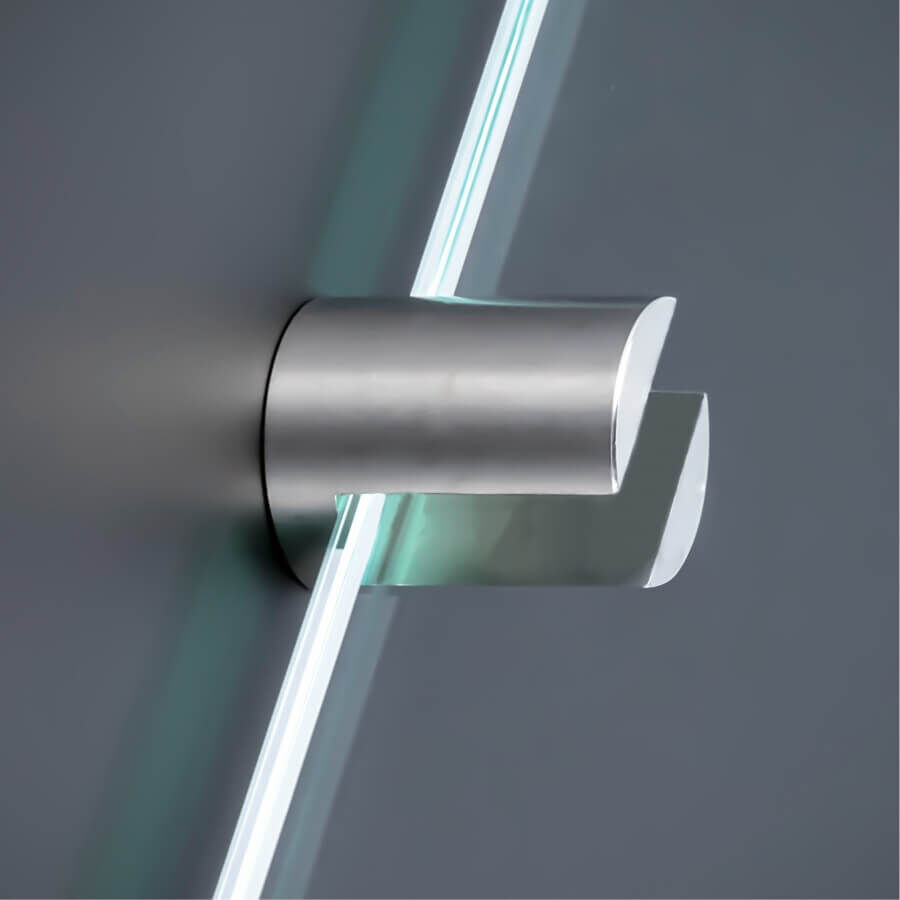 Plattenhalter Edelstahl Ø 20 mm rund montiert an der Wand mit Glasscheibe